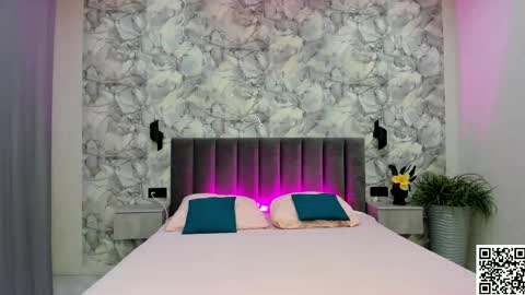 Snapshot of bab_boom chatting on February 18, 2:40 am Monica online show from February 18, 2:40 am