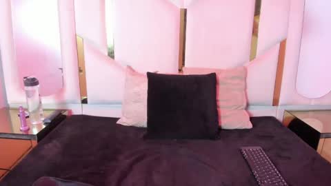 nika strom online show from June 2, 1:57 pm