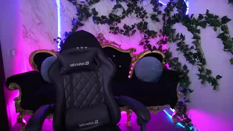 Snapshot of babe_dollie chatting on September 20, 6:14 am Babe online show from September 20, 6:14 am