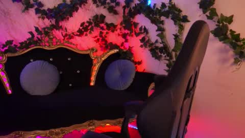 Snapshot of babe_dollie chatting on October 29, 8:16 am Babe online show from October 29, 8:16 am