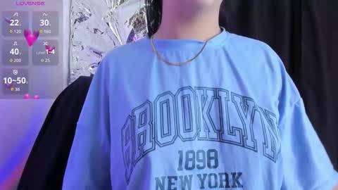 Queen B online show from February 10, 5:17 pm