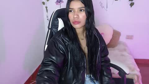 Snapshot of babenik_777 chatting on November 3, 3:41 am babenik_777 online show from November 3, 3:41 am