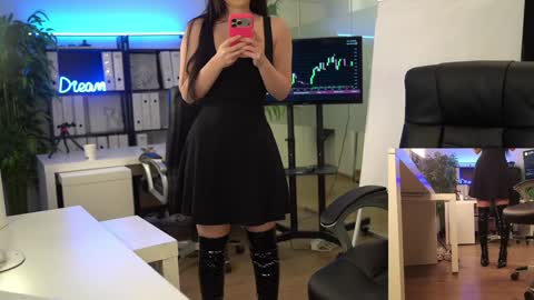 Snapshot of babesgowild chatting on March 21, 5:45 am Olivia and Lexi online show from March 21, 5:45 am