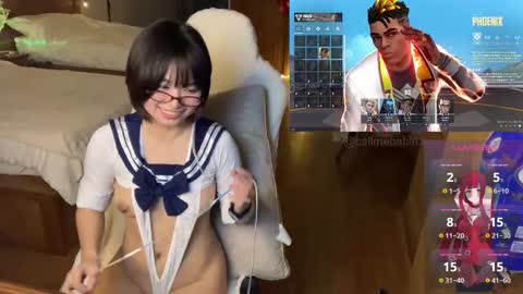 Snapshot of babiej_ chatting on December 13, 7:53 pm Jialyn online show from December 13, 7:53 pm