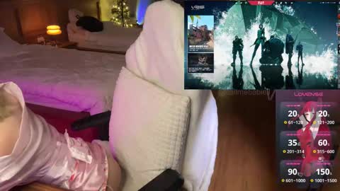 Snapshot of babiej_ chatting on January 17, 8:12 pm Jialyn online show from January 17, 8:12 pm