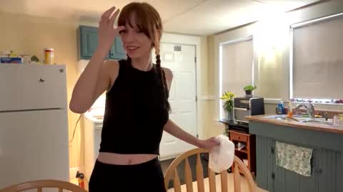 Fern Browning online show from March 31, 2:39 pm