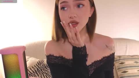 Snapshot of baby_adele chatting on December 1, 5:51 pm bb adele online show from December 1, 5:51 pm