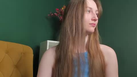 Snapshot of baby_annn chatting on June 10, 3:07 am Ann online show from June 10, 3:07 am