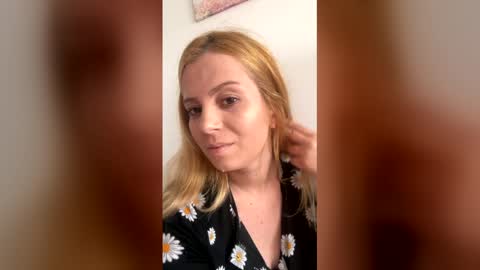 Baby Blonde online show from June 1, 11:34 am