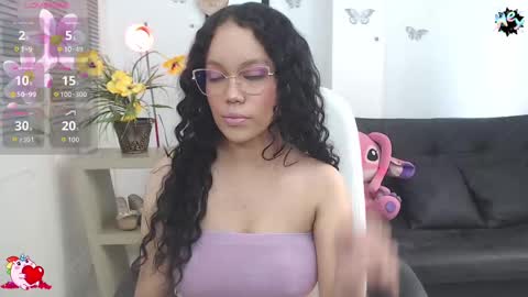 Snapshot of baby_blue18_ chatting on September 28, 3:39 pm salome online show from September 28, 3:39 pm