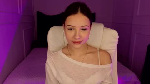 Snapshot of baby_brunettee chatting on March 28, 1:33 pm hey my name is Rita online show from March 28, 1:33 pm