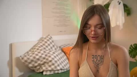 Cristy online show from November 1, 1:46 pm