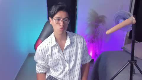 David Cortes online show from June 17, 7:15 pm