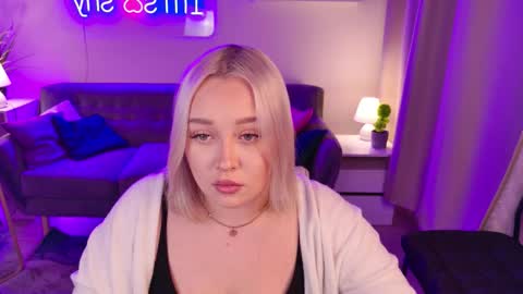 Snapshot of baby_crazy_love chatting on December 14, 8:35 pm L O L I T A online show from December 14, 8:35 pm