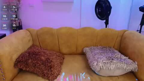 baby curlyy online show from June 11, 12:32 am
