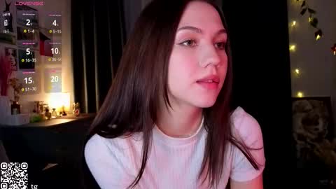 Kendal online show from February 6, 1:32 am