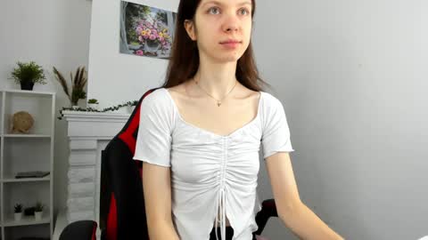Snapshot of baby_evalena chatting on December 6, 4:47 am Evalena maybe just Eva online show from December 6, 4:47 am