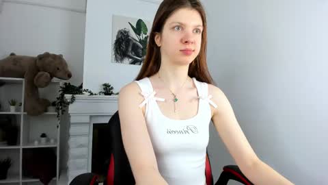 Snapshot of baby_evalena chatting on March 11, 9:02 am Evalena maybe just Eva online show from March 11, 9:02 am