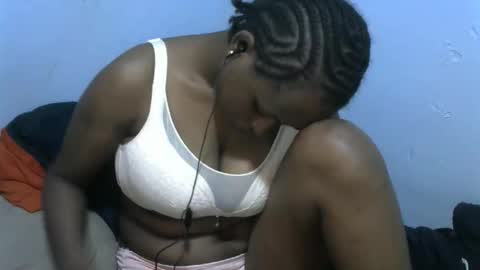 Snapshot of baby_fayyan chatting on December 22, 8:22 am baby_fayyan online show from December 22, 8:22 am