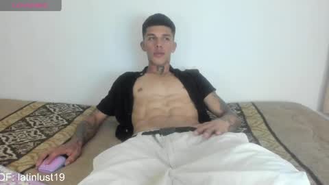 Snapshot of baby_gio chatting on April 12, 10:48 pm OF GxoXabs online show from April 12, 10:48 pm