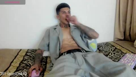 Snapshot of baby_gio chatting on April 16, 1:39 am OF GxoXabs online show from April 16, 1:39 am