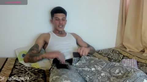 Snapshot of baby_gio chatting on April 17, 12:19 pm OF GxoXabs online show from April 17, 12:19 pm