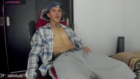 Snapshot of baby_gio chatting on April 23, 7:05 pm OF GxoXabs online show from April 23, 7:05 pm