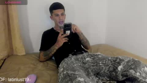Snapshot of baby_gio chatting on May 6, 3:50 pm OF GxoXabs online show from May 6, 3:50 pm
