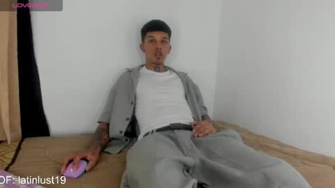 Snapshot of baby_gio chatting on May 26, 3:19 pm OF GxoXabs online show from May 26, 3:19 pm