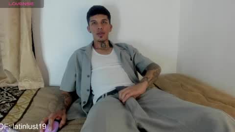 Snapshot of baby_gio chatting on May 31, 4:25 pm OF GxoXabs online show from May 31, 4:25 pm