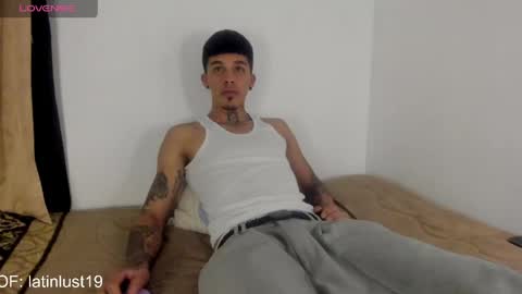 Snapshot of baby_gio chatting on June 6, 2:27 am OF GxoXabs online show from June 6, 2:27 am