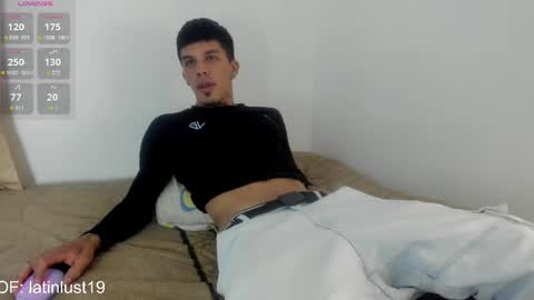Snapshot of baby_gio chatting on June 7, 12:59 am OF GxoXabs online show from June 7, 12:59 am
