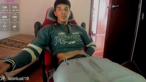Snapshot of baby_gio chatting on June 7, 1:04 pm OF GxoXabs online show from June 7, 1:04 pm