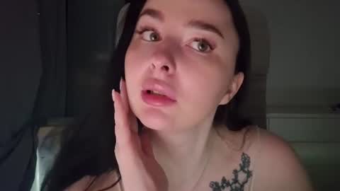 Snapshot of baby_girl_2028 chatting on June 28, 7:58 am Gabriella online show from June 28, 7:58 am