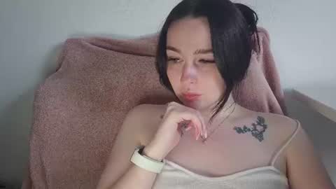 Snapshot of baby_girl_2028 chatting on July 2, 6:36 pm Gabriella online show from July 2, 6:36 pm