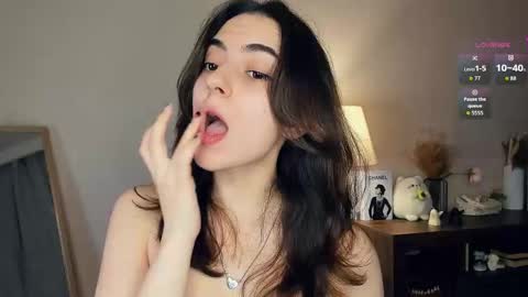 Emily online show from November 6, 7:20 am