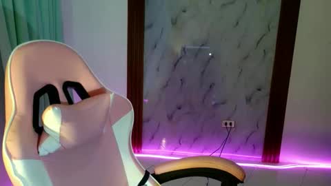 Snapshot of baby_kel chatting on March 7, 12:24 pm baby_kel online show from March 7, 12:24 pm