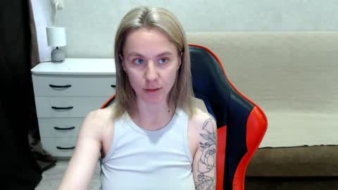 baby_kitte online show from October 18, 9:10 am