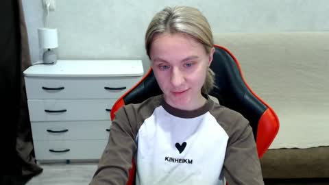 baby_kitte online show from October 20, 12:49 pm