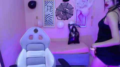 Snapshot of baby_kitty_x chatting on October 31, 1:01 pm baby_kitty_x online show from October 31, 1:01 pm