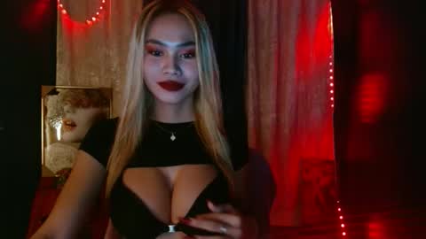 Snapshot of baby_love143 chatting on November 11, 12:16 pm sky online show from November 11, 12:16 pm