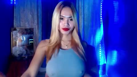 Snapshot of baby_love143 chatting on November 23, 3:12 pm sky online show from November 23, 3:12 pm