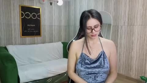 Bella online show from September 12, 9:04 pm