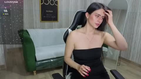 Bella online show from September 17, 7:37 pm