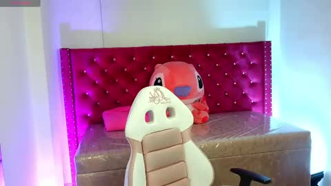 Snapshot of baby_nicols_m chatting on May 1, 10:42 am Nico online show from May 1, 10:42 am