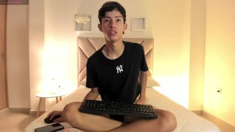 baby_noaht online show from June 2, 12:51 pm