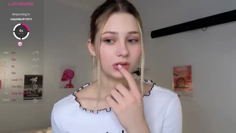 Ruth online show from October 22, 8:30 pm