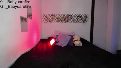 Snapshot of babyandromeda chatting on December 3, 12:02 am online show from December 3, 12:02 am