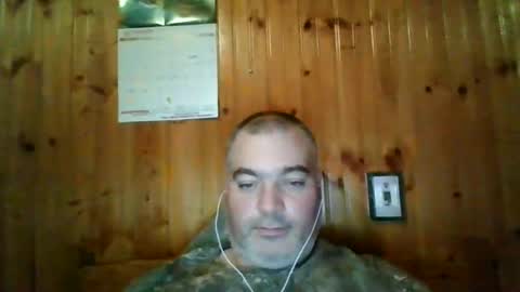 Snapshot of babybaby83 chatting on December 11, 2:54 pm Darren online show from December 11, 2:54 pm