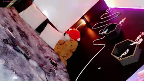 Snapshot of babycharol01 chatting on June 2, 2:35 am babycharol01 online show from June 2, 2:35 am